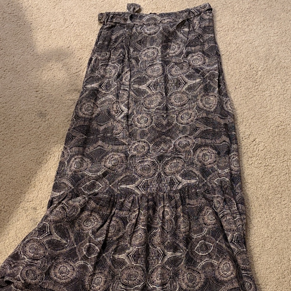 Lil Elegant Black and Gray silk Skirt